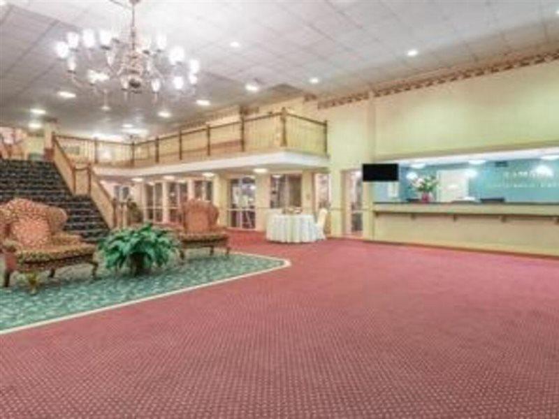 Ramada Conference Center Hotel Morgantown Exterior photo